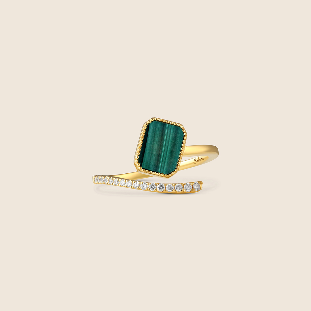 45J2494925_1 Amara yellow gold diamond toi-moi ring with malachite - Image 1